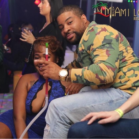 Used men’s yellow camouflage Elven Paris medium sweatshirt - Picture 3 of 3